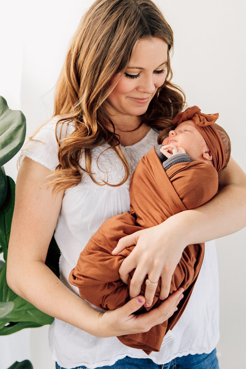 Swaddles for nursing, comfort and cover | ROOLEE