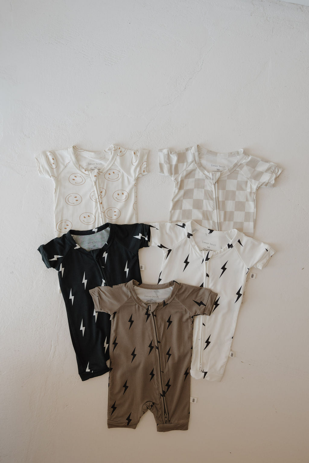 Shortie Bamboo Zip | White & Black Lightning Bolt