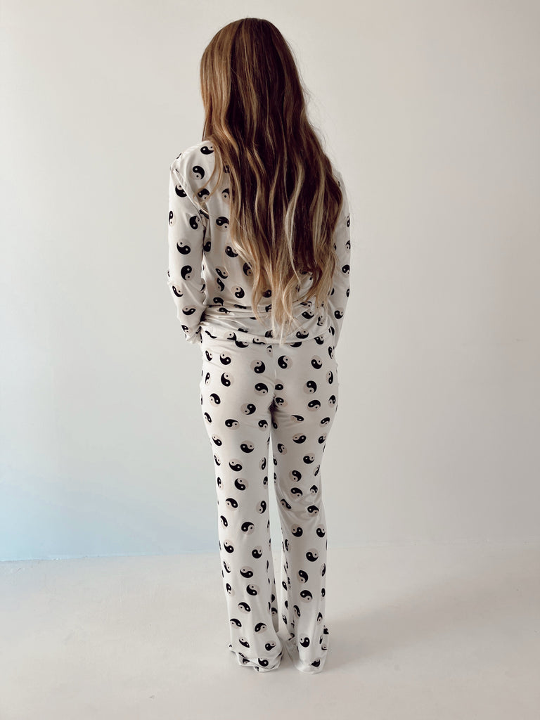 Women's Bamboo  Pajamas |  Black & White Yin Yang