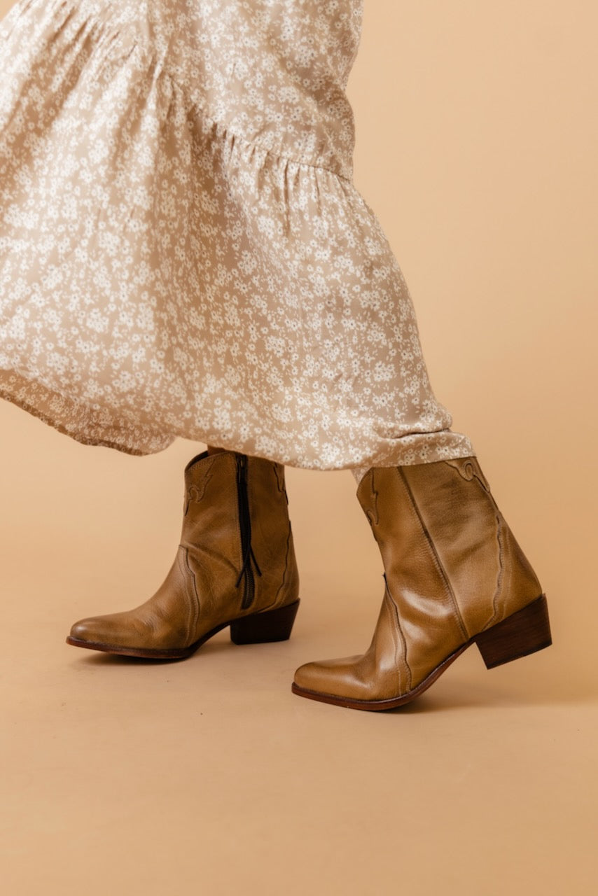 Leather Western Boots - Women's Fall Fashion
