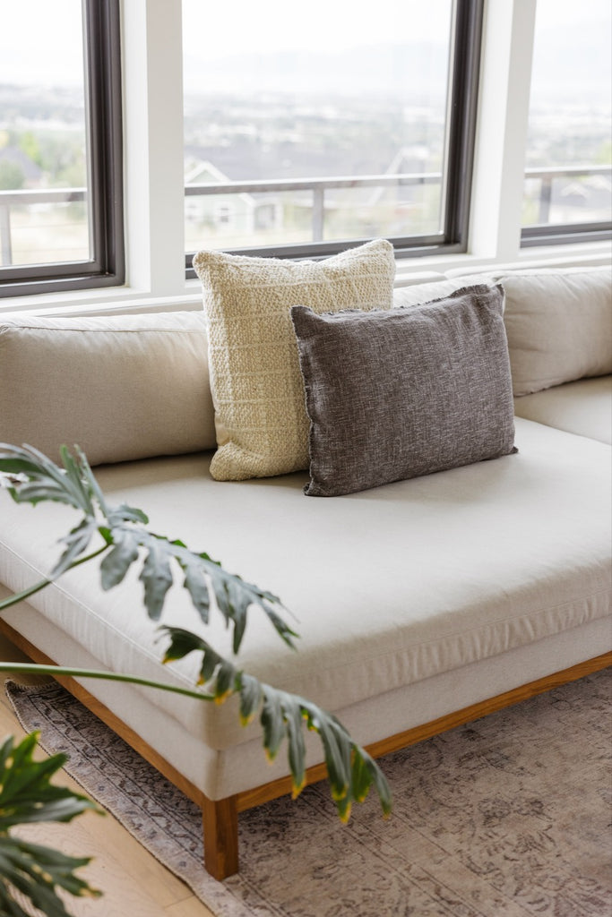 Throw Pillows for Layering | ROOLEE