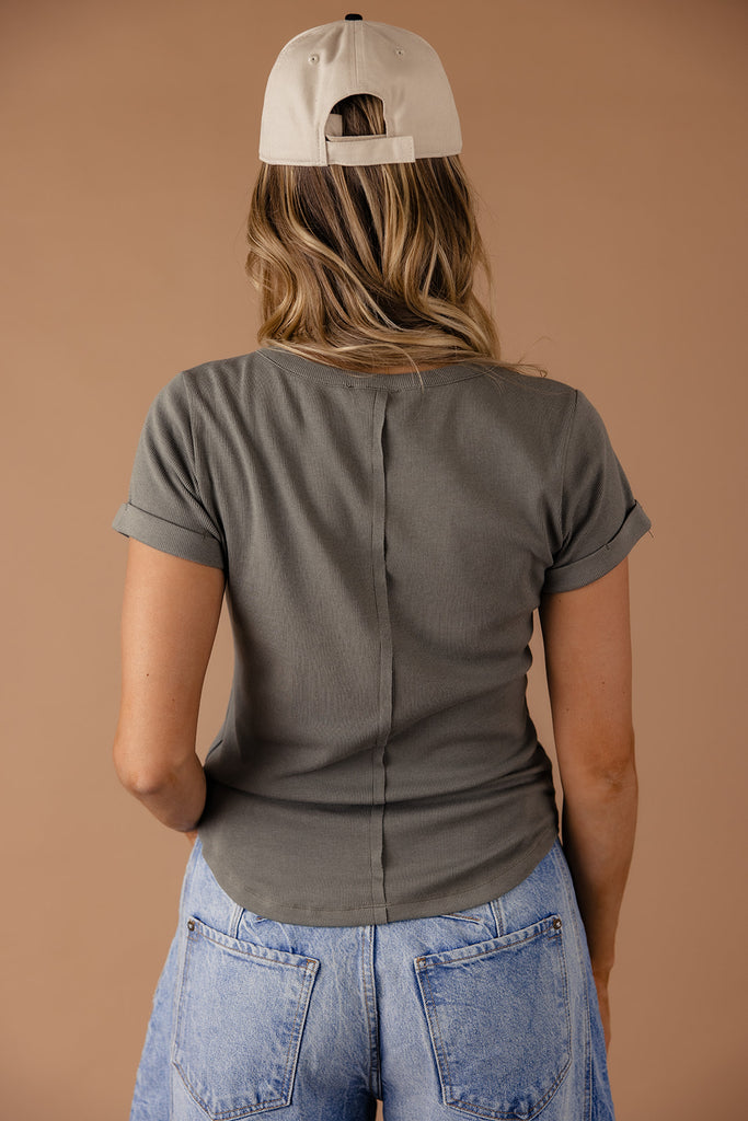 Maplewood Button Tee – ROOLEE