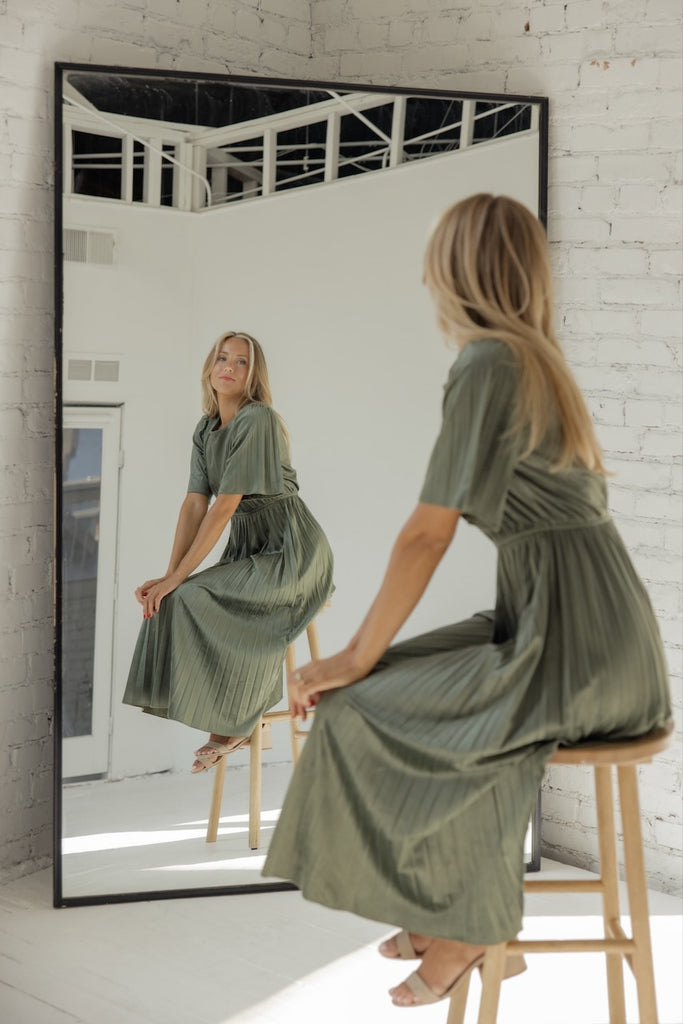Velvet Midi Dress | ROOLEE