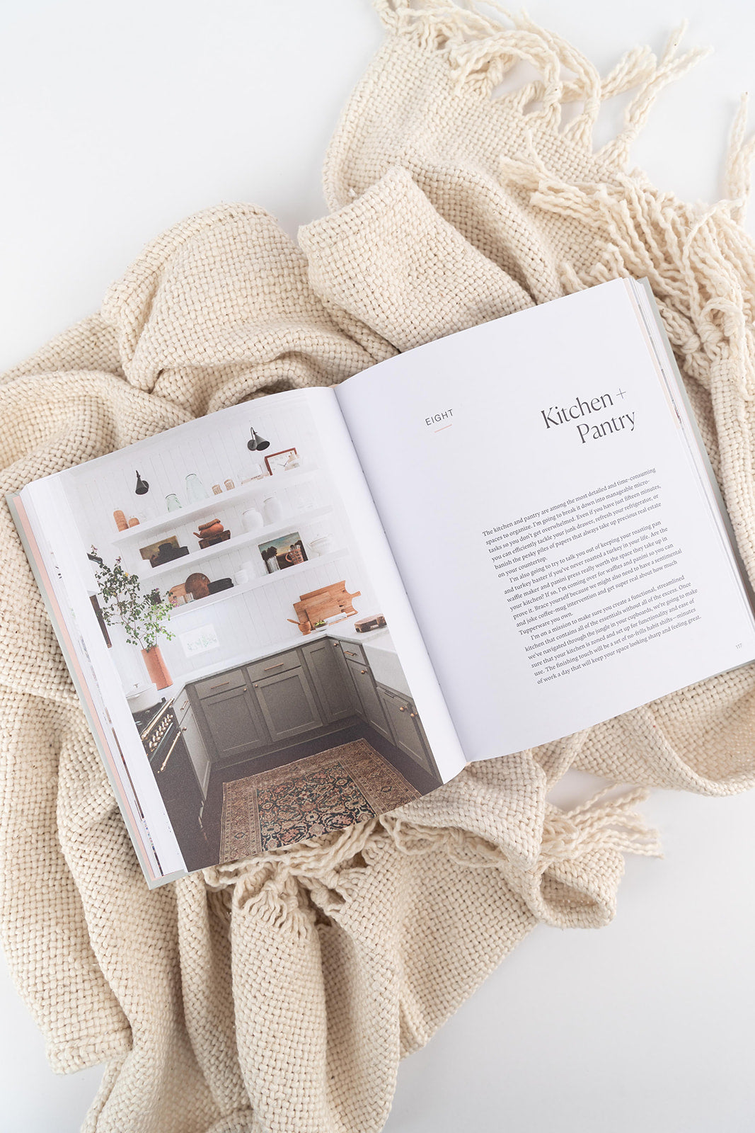 Minimalista: Your Step By Step Guide to a Better Home, Wardrobe, and Life