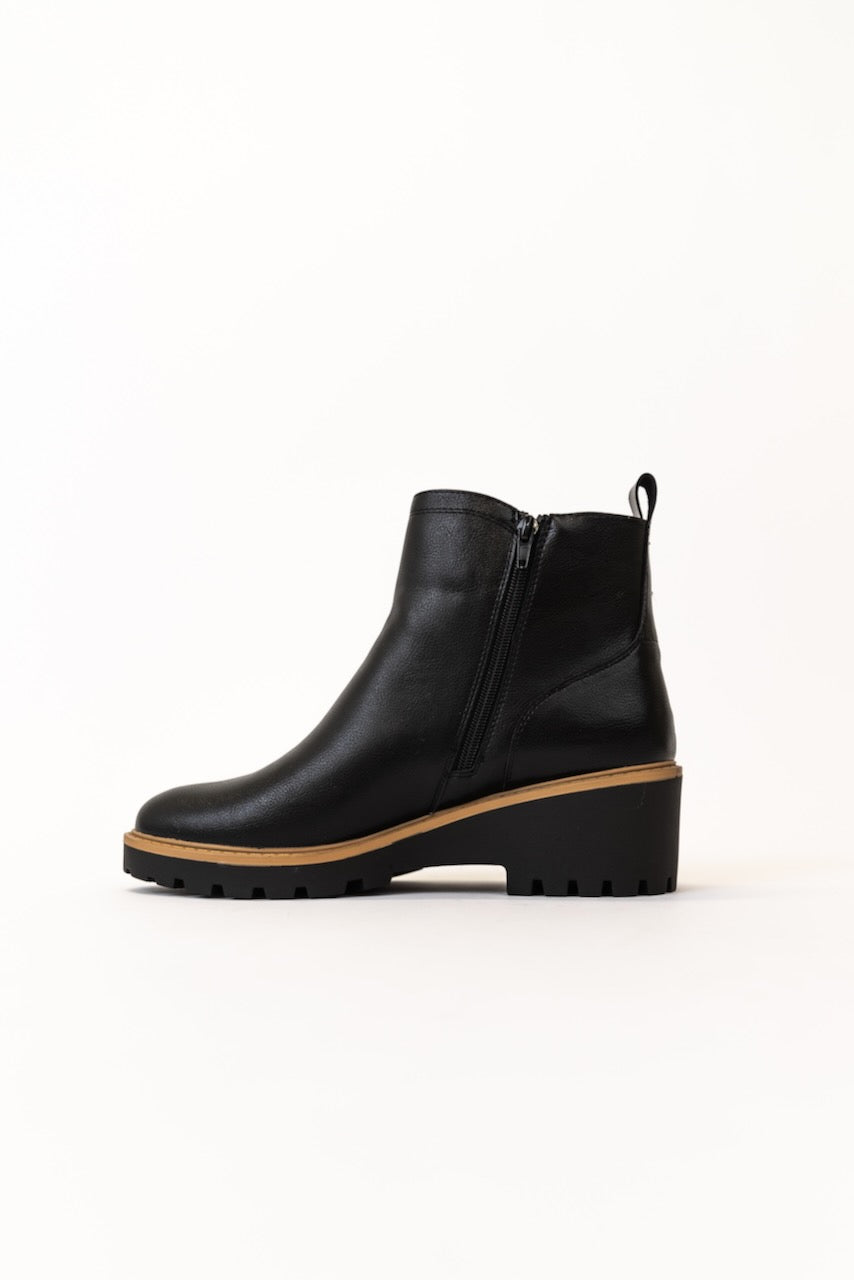 Lug Ankle Boot - Fall Booties | ROOLEE