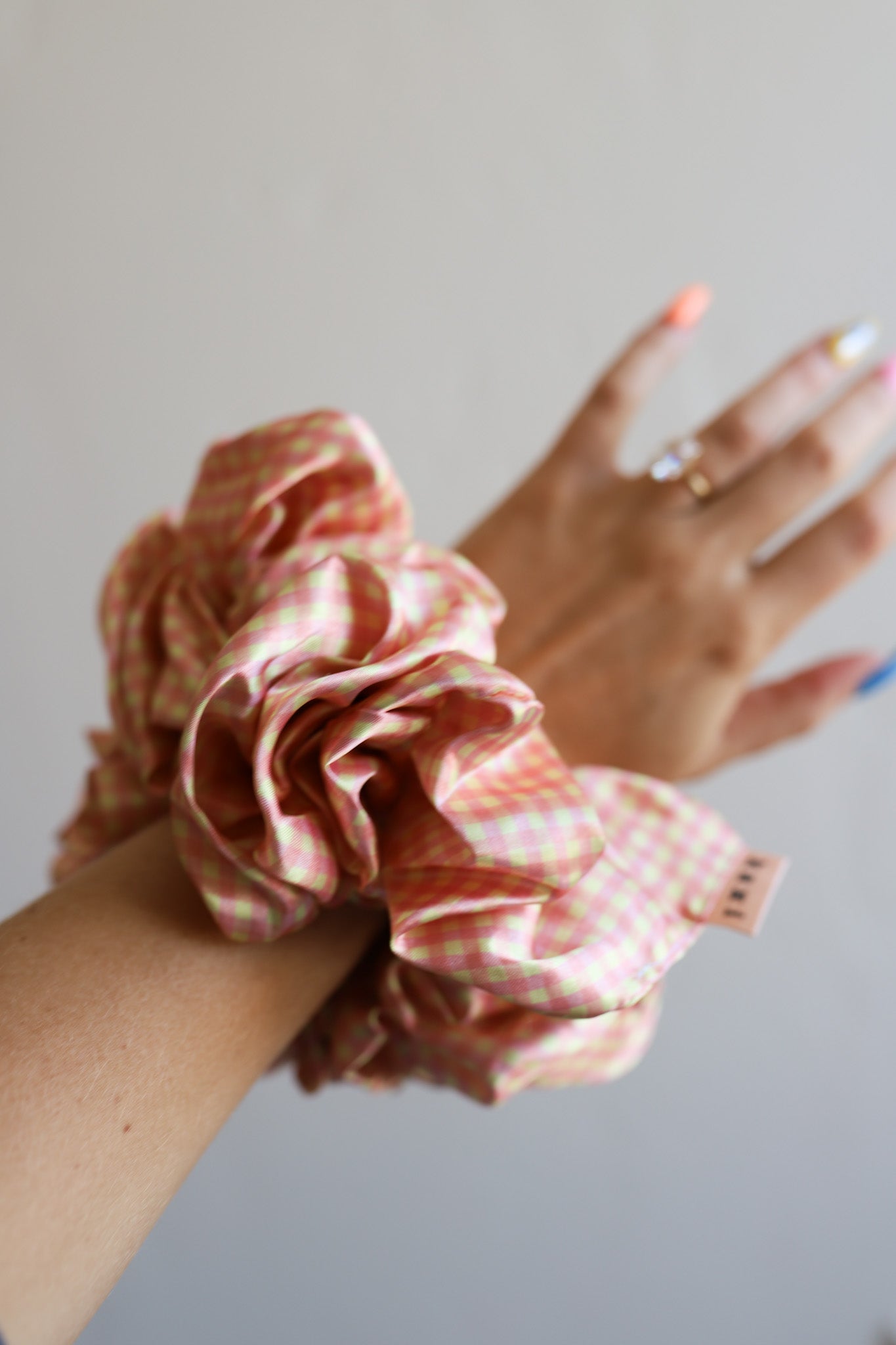 JUMBO SLEEP SILK/SATIN SCRUNCHIES