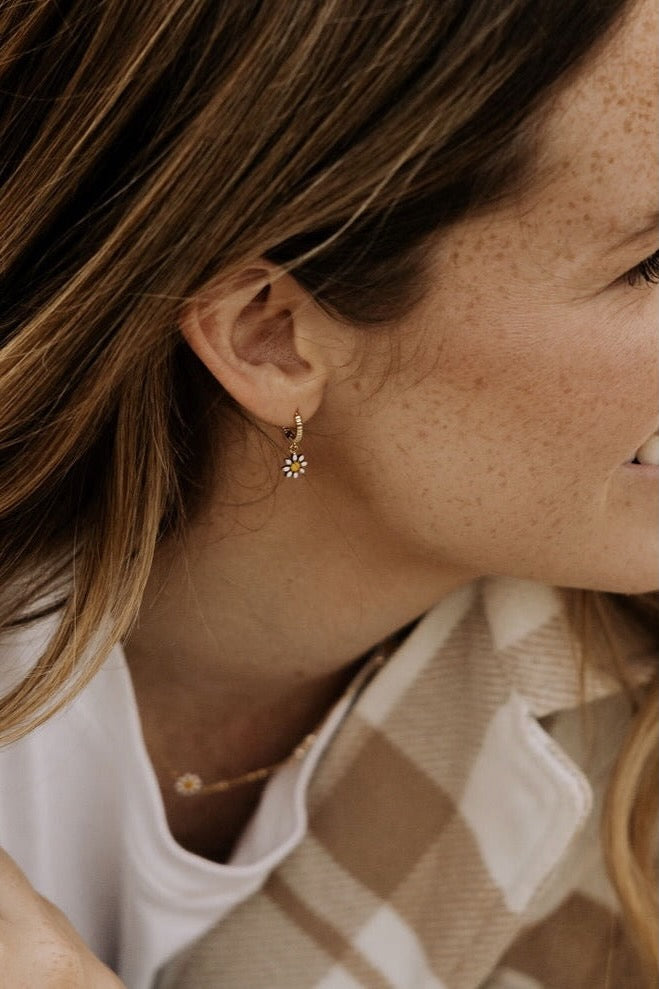Carolina Daisy Hoops