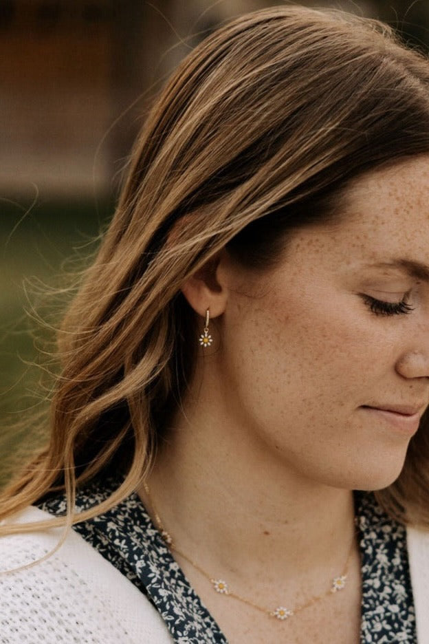 Carolina Daisy Hoops