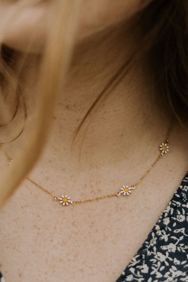 Carolina Daisy Necklace