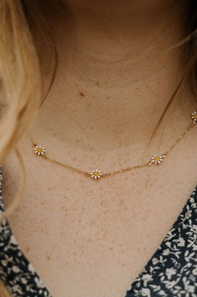 Carolina Daisy Necklace