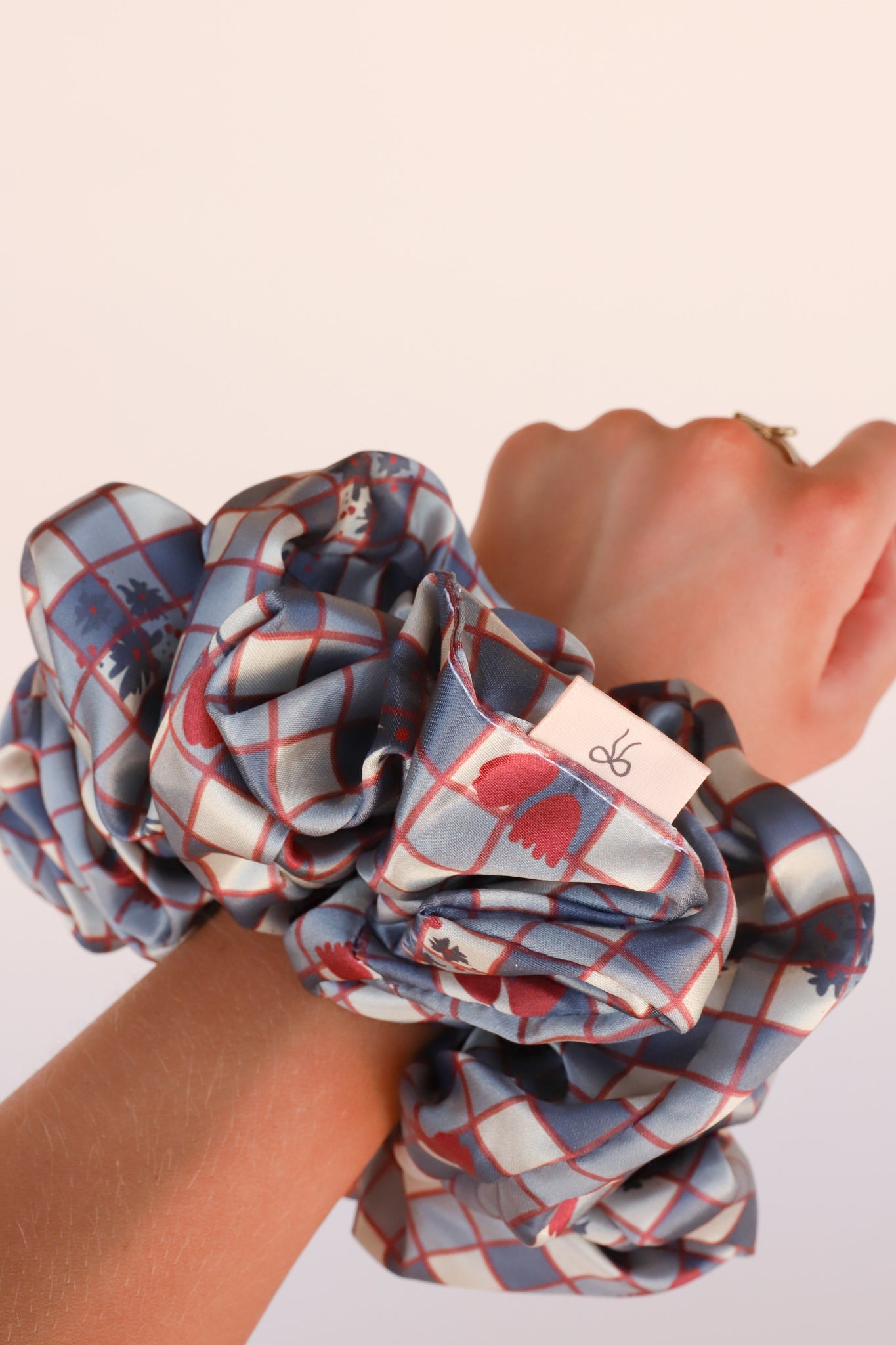 JUMBO SLEEP SILK/SATIN SCRUNCHIES