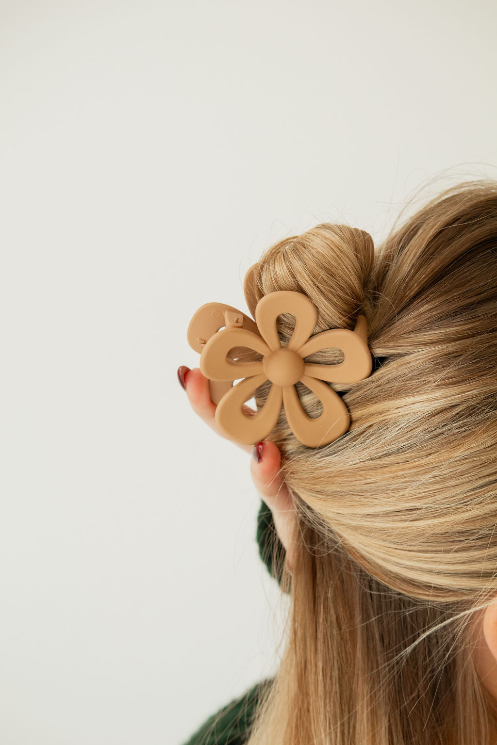 Cutout Flower Claw Clip