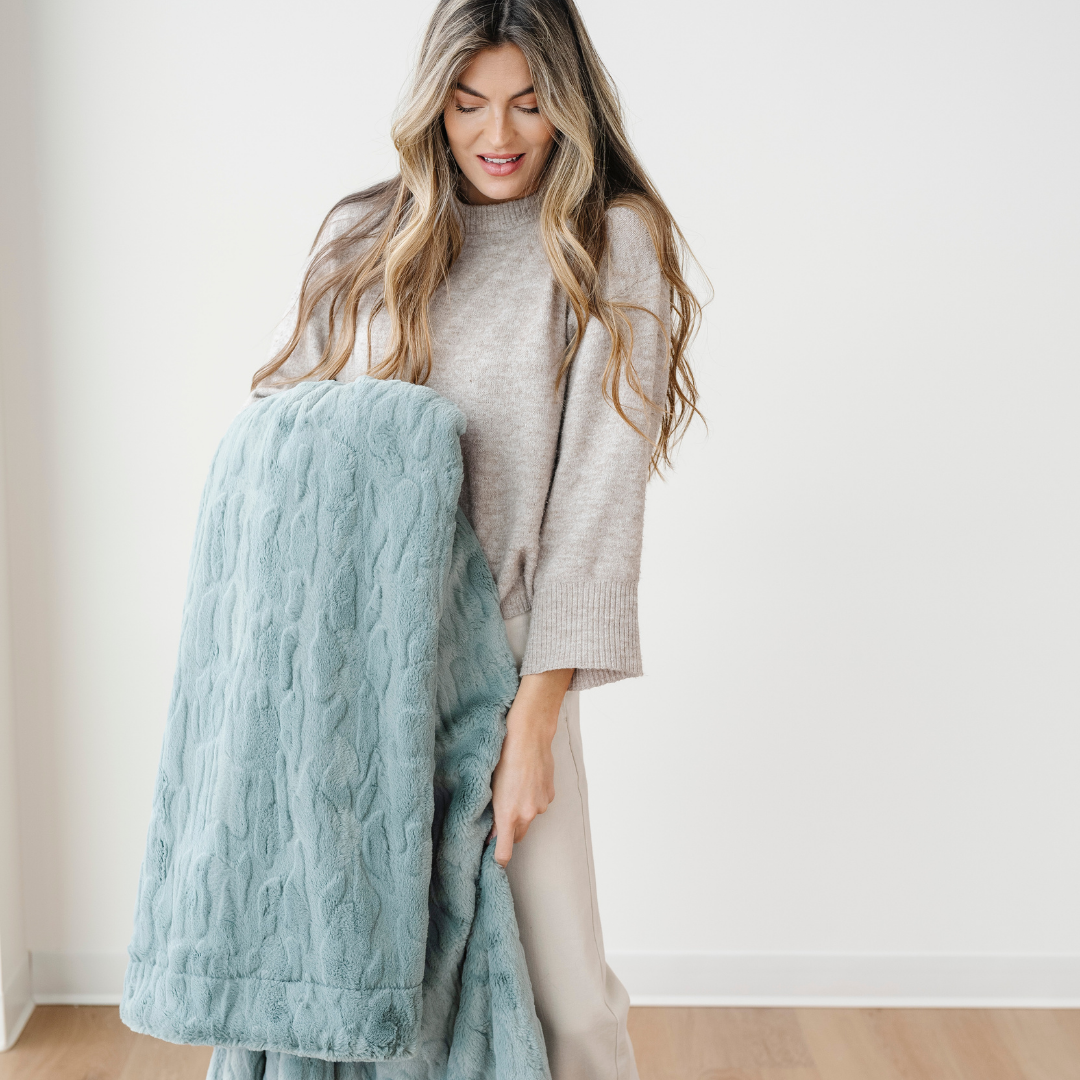 PATTERNED FAUX FUR XL THROW BLANKETS