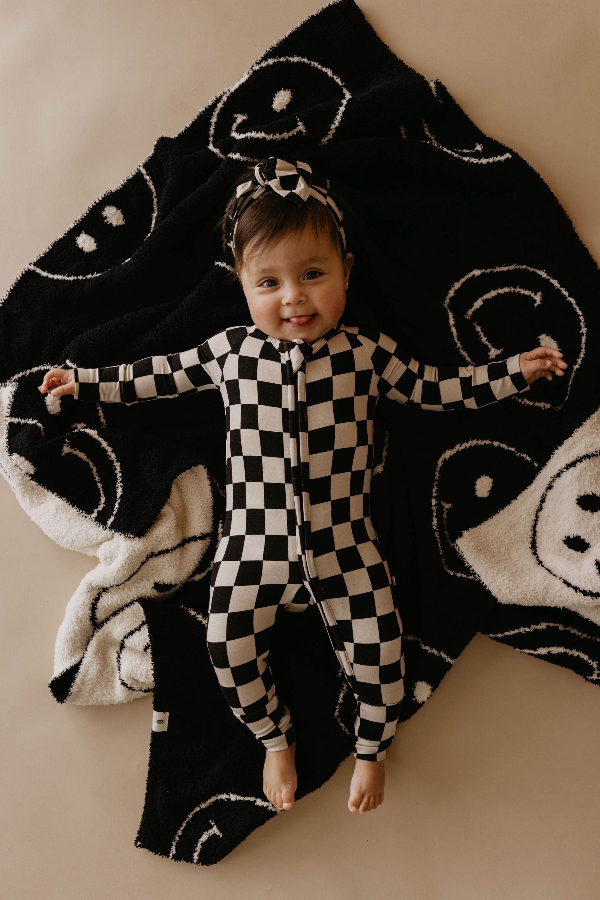 Plush Blanket  | Just Smile Black & Ivory