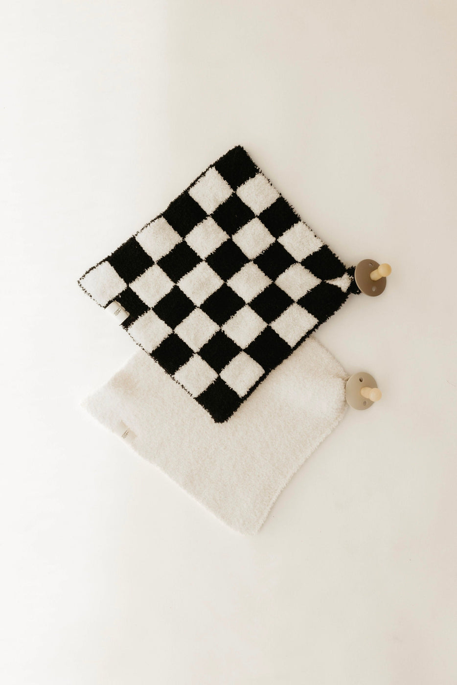 a black and white checkered towel