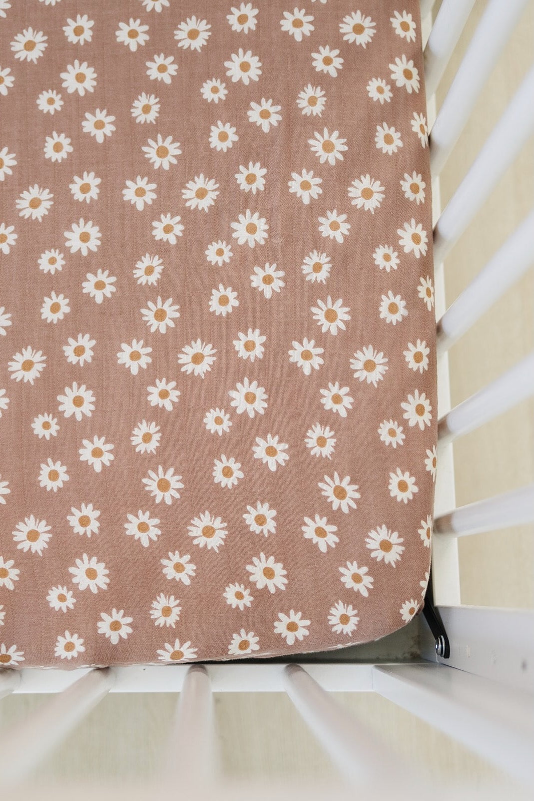 Daisy Dream Muslin Crib Sheet