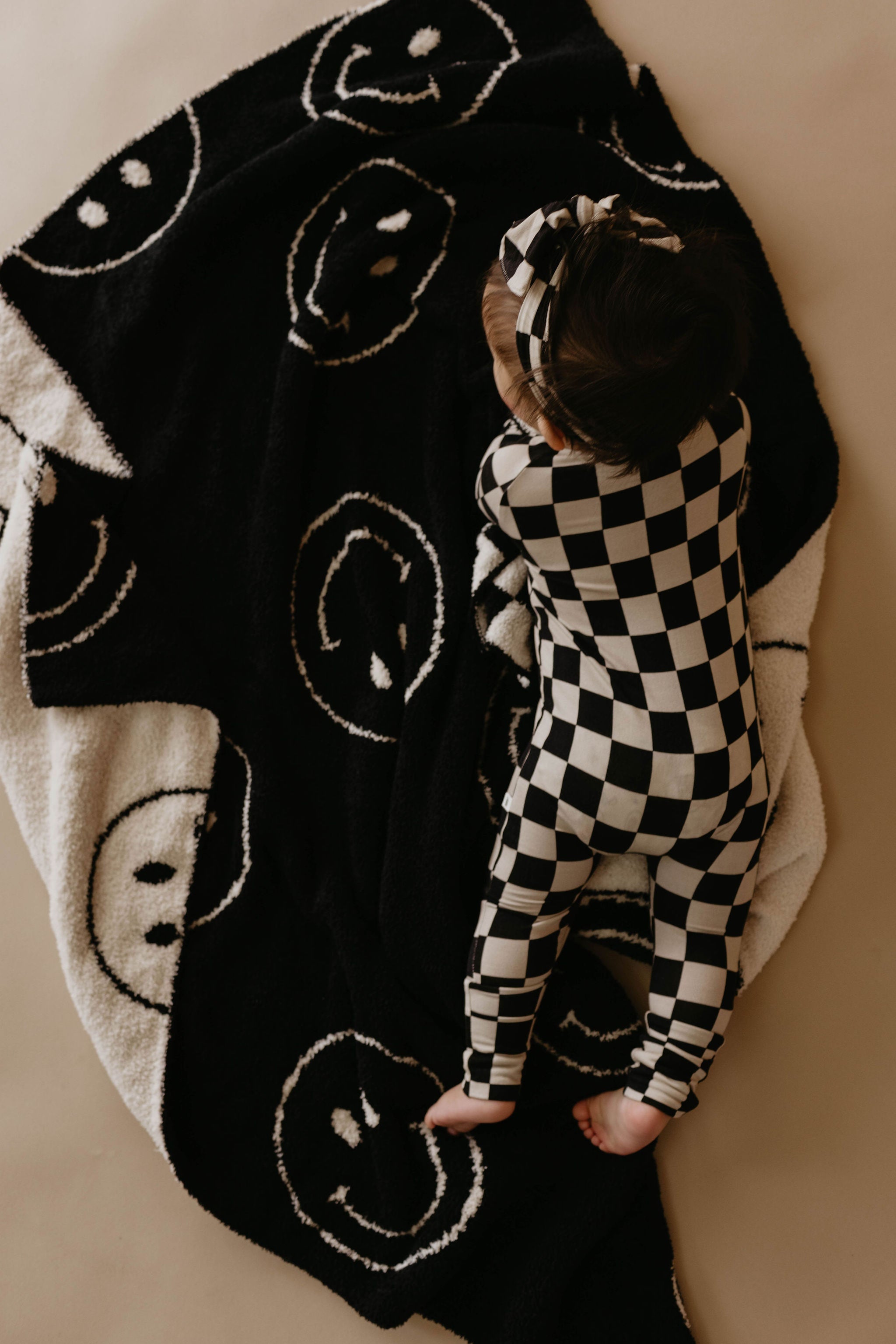 Plush Blanket  | Just Smile Black & Ivory