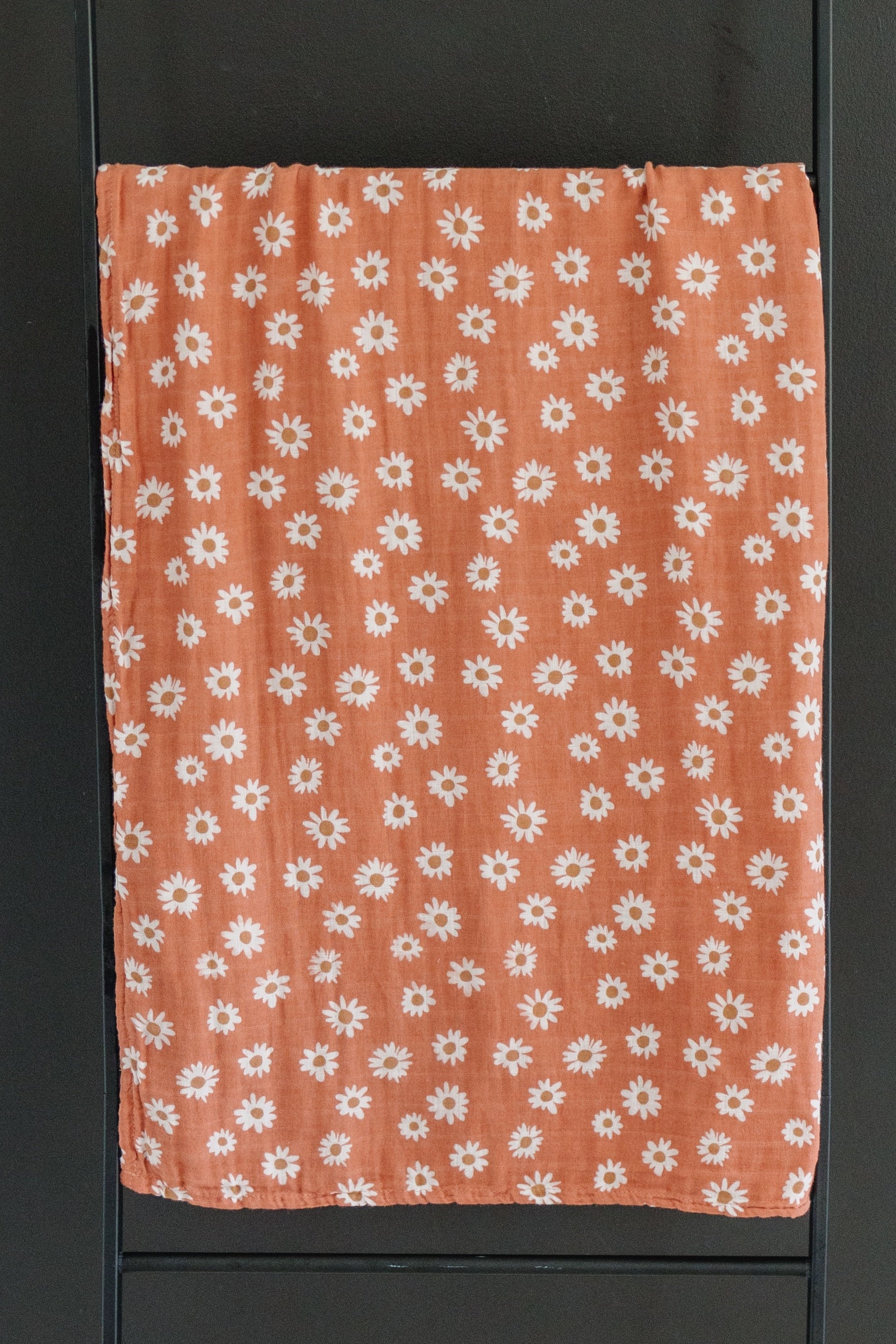 Mebie Baby Arizona Daisy Crib Sheet