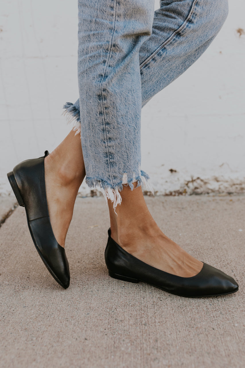 Modern and classy women's flats | ROOLEE