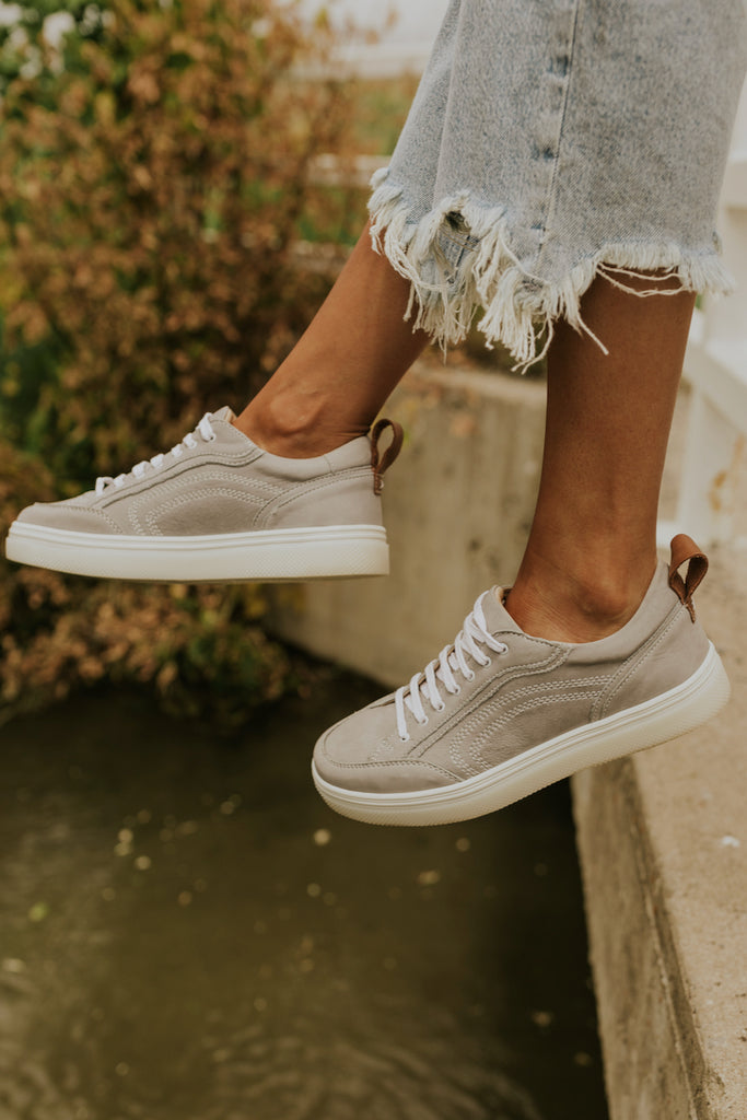 Grey textured sneakers | ROOLEE