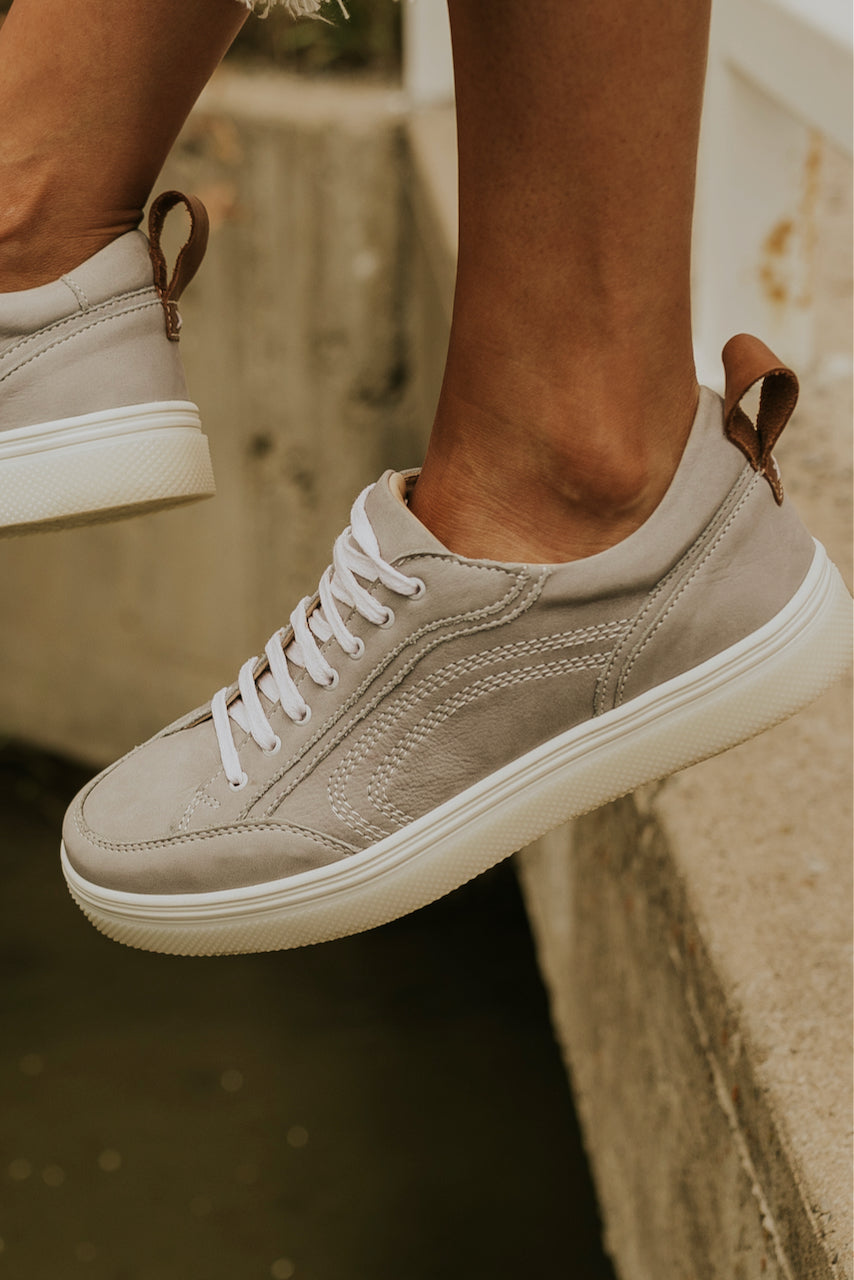 Grey laced tennis shoes | ROOLE