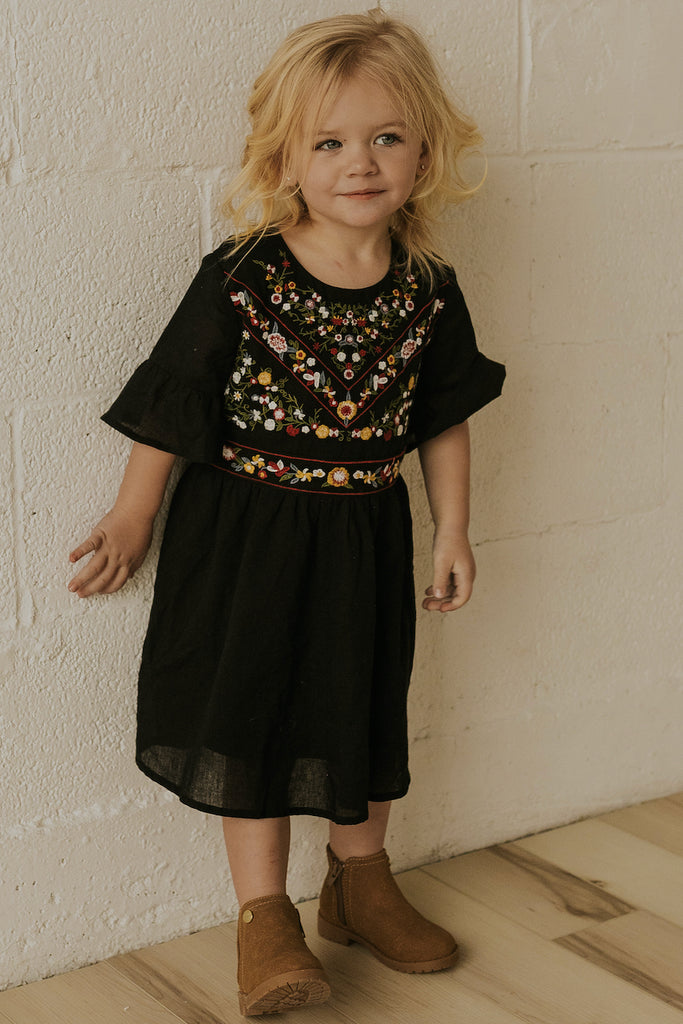 Modest Dresses for Mom and Daughter | ROOLEE