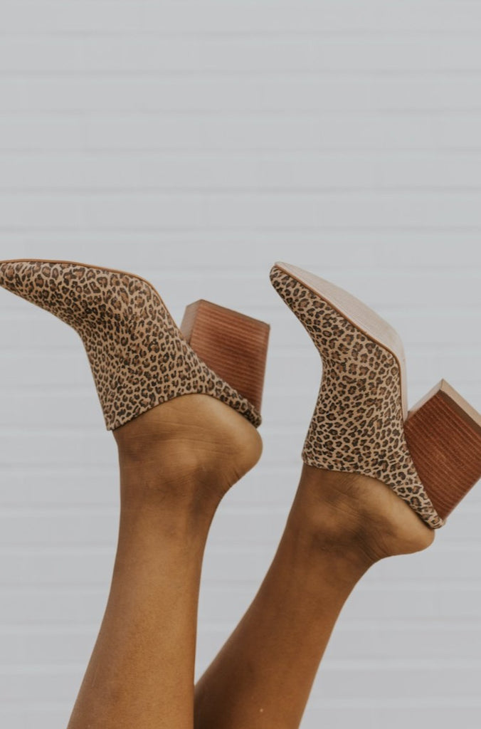 Pointy toe cheetah heels | ROOLEE