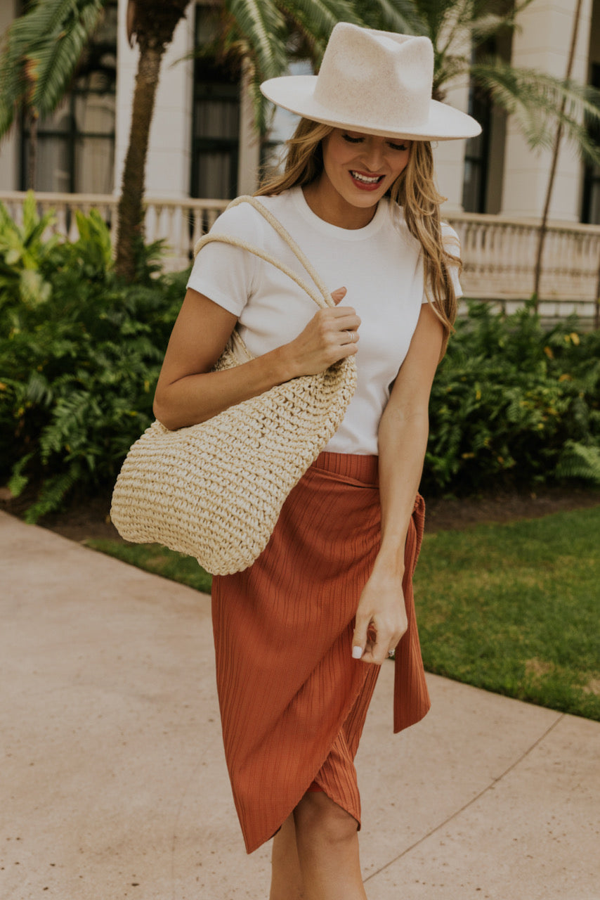 Sandy Toes Woven Tote Bag | Roolee