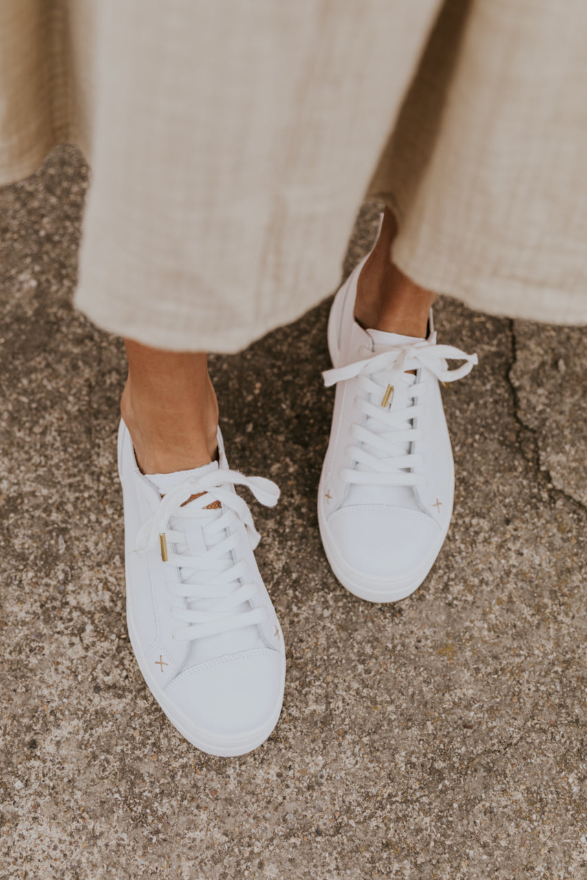 White sneakers - and casual sneakers | ROOLEE