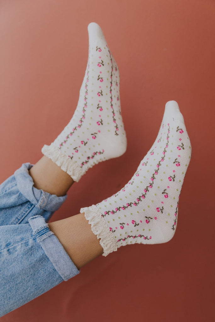 White Rosebud Socks | ROOLEE