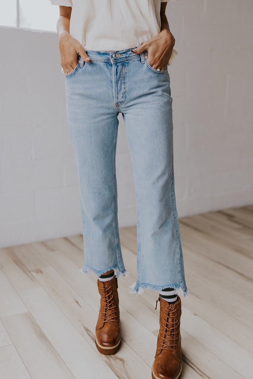 Light Blue Wash Jeans For Woman | ROOLEE
