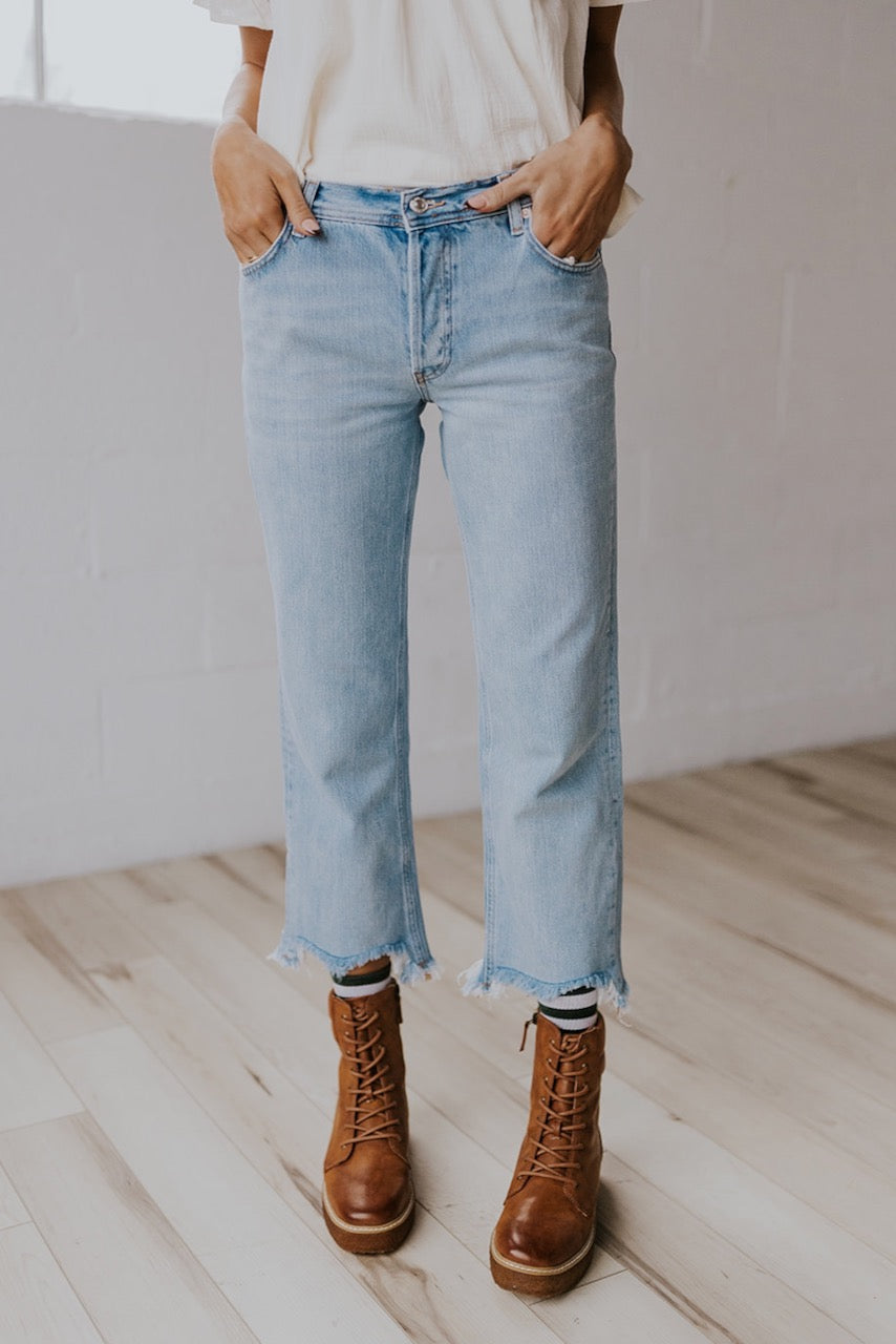 Trendy Straight Jeans For Woman | ROOLEE