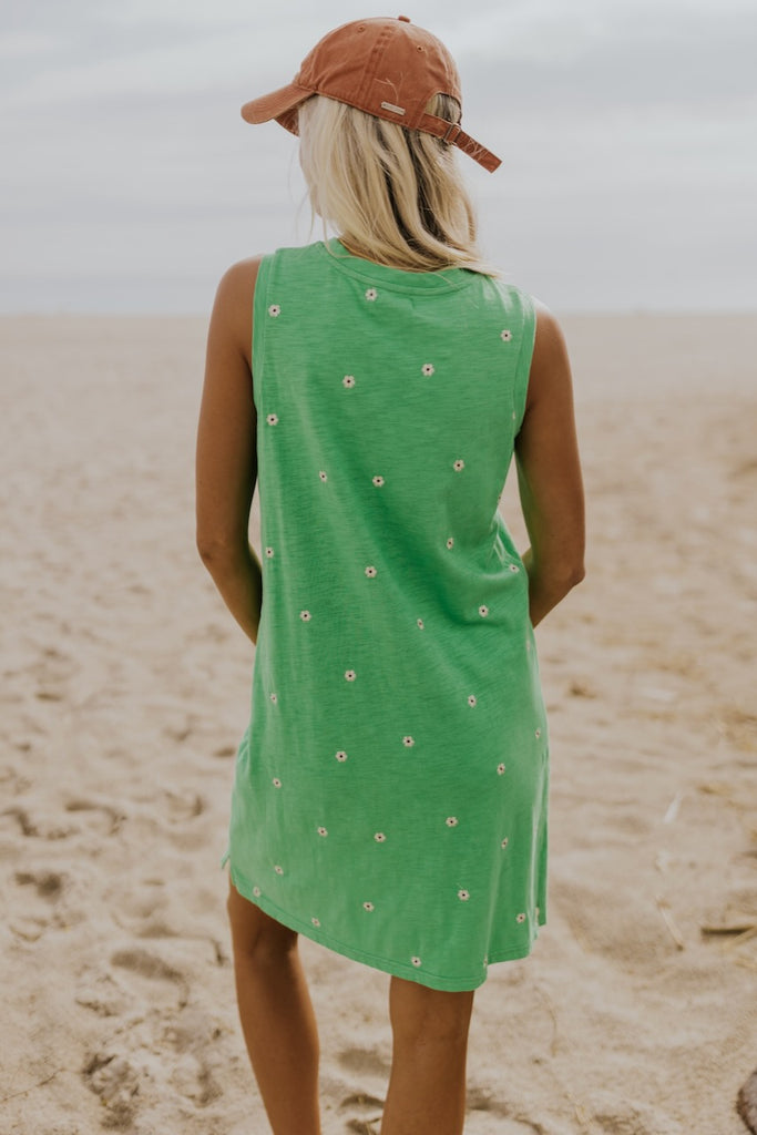 Beach Essentials for Women | ROOLEE