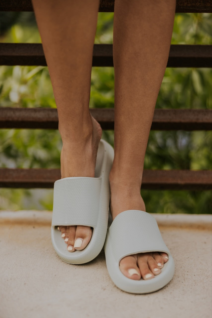 Comfy Slide Sandals | ROOLEE