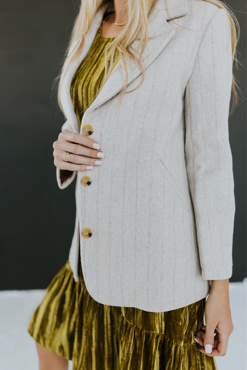 Professional But Casual Blazers For Woman l ROOLEE