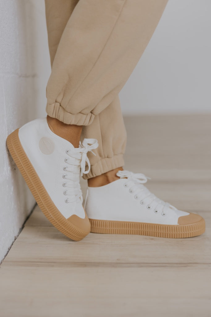 White Sneakers | ROOLEE