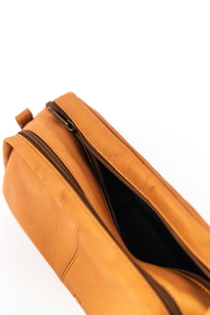Leather Travel Clutch | ROOLEE