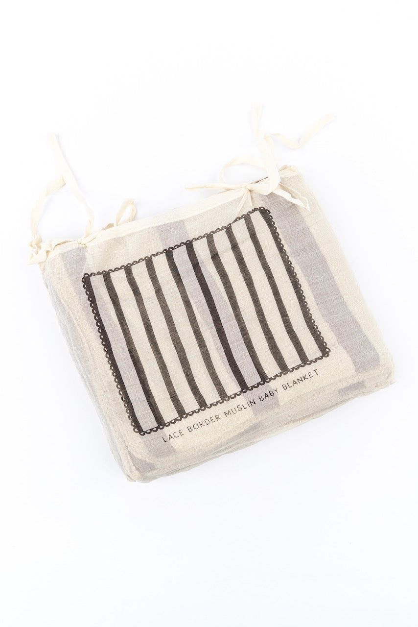 Lace Trimmed Baby Blanket | ROOLEE